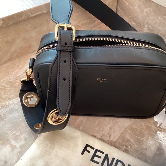 FENDI black leather camera bag - Picture 2 of 16